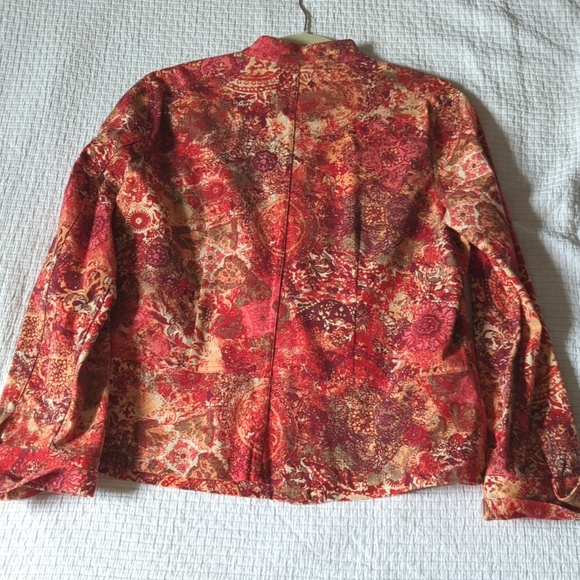 Gorgeous & Comfy Patterned Red Button Up Jacket - Picture 2 of 7